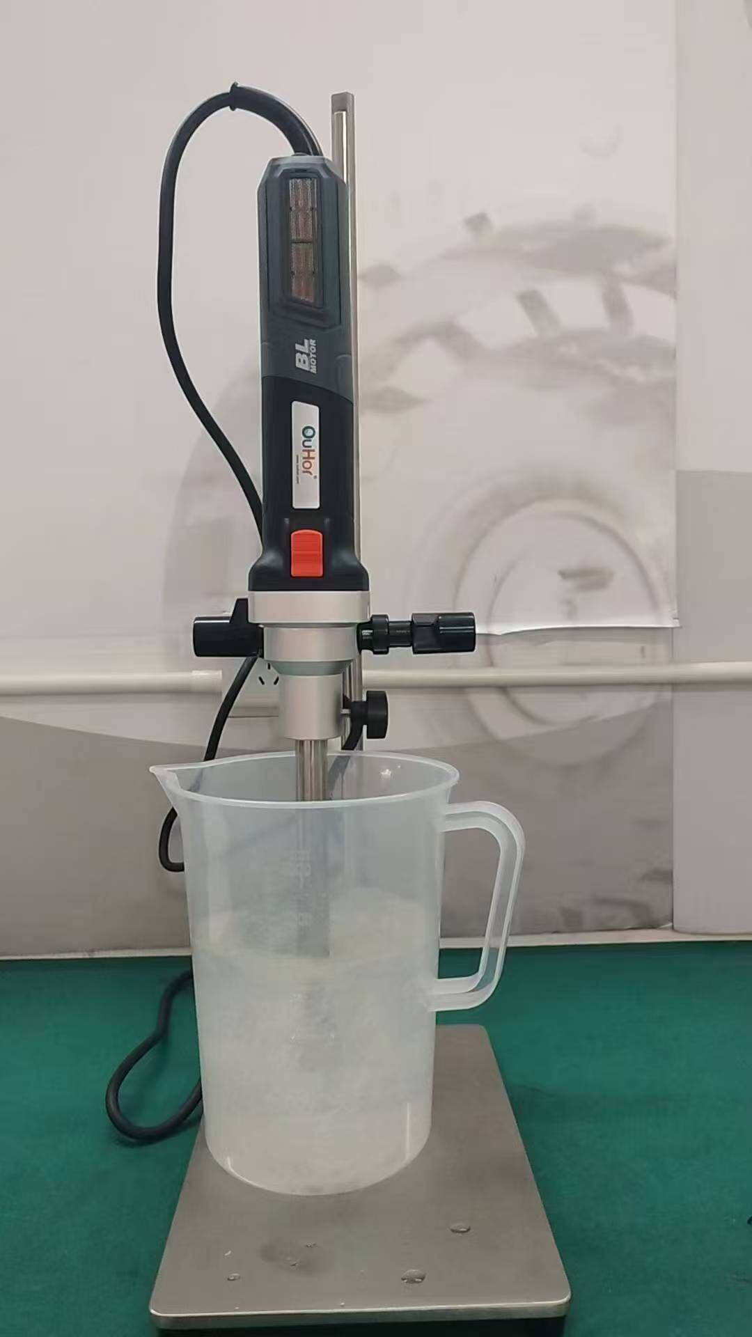 小樣乳膏制備 升降式實(shí)驗(yàn)室真空乳化機(jī)
